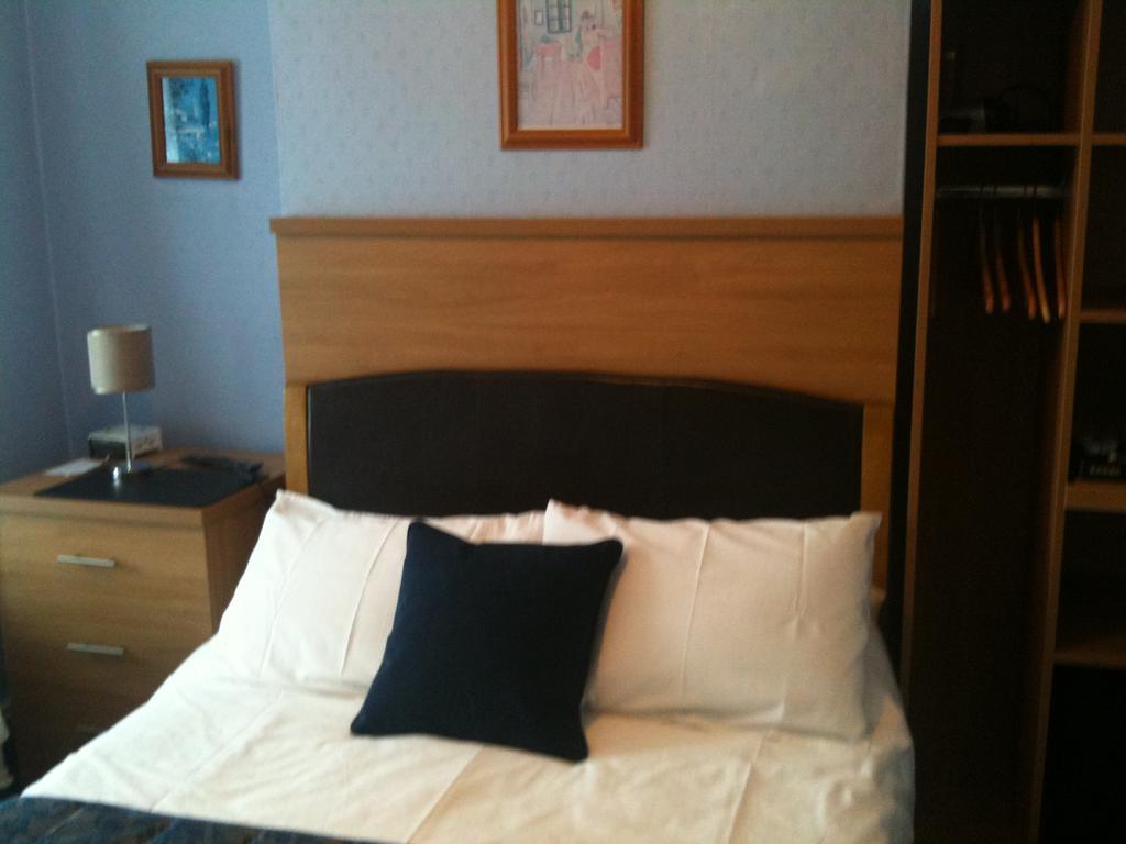 Five Mile Oxford Quarto foto